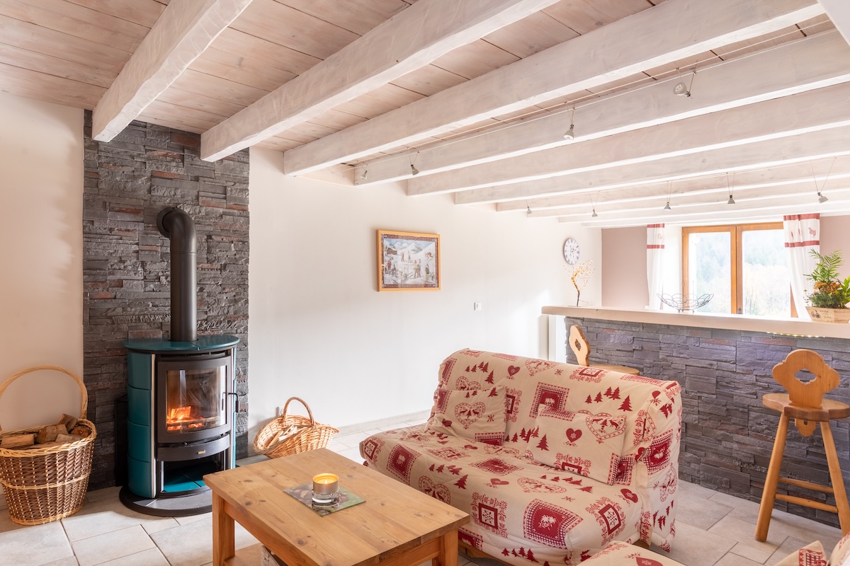 Gîte jurassien — intérieur authentique